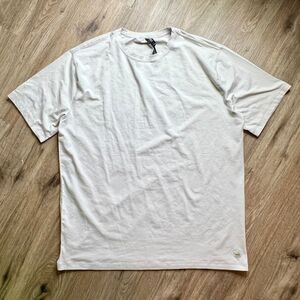 Vuori Strato Tech Short Sleeve Tee Shirt Mens Size XXL Cream White NWOT